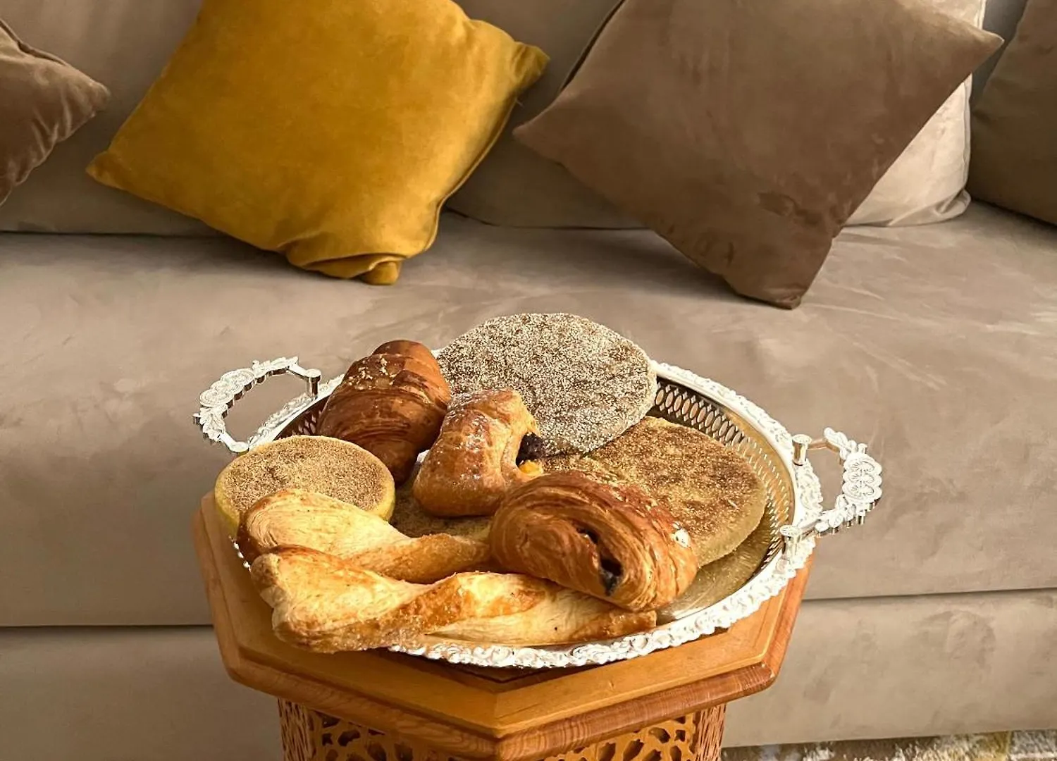 Asama Appartement Avec Piscine Et Terrasse, Proche Du Centre マラケシュ
