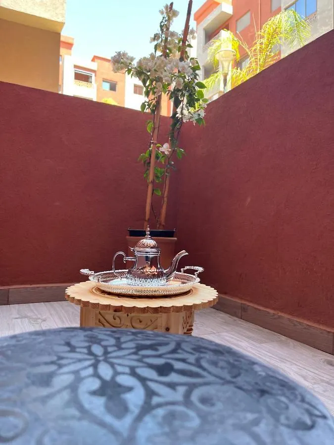 Asama Appartement Avec Piscine Et Terrasse, Proche Du Centre 마라케시 아파트